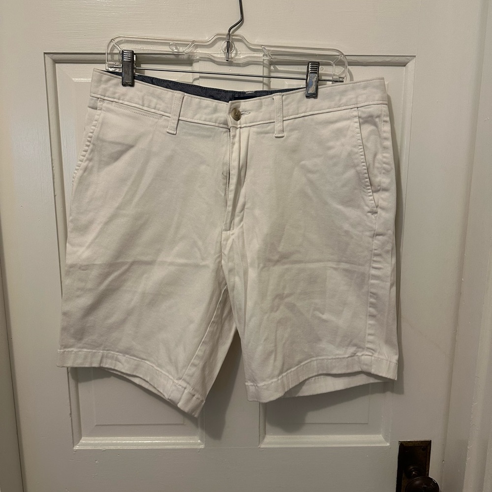 White Náutica shorts